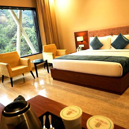 הרידוואר The Forest Hill Hotel מראה חיצוני תמונה