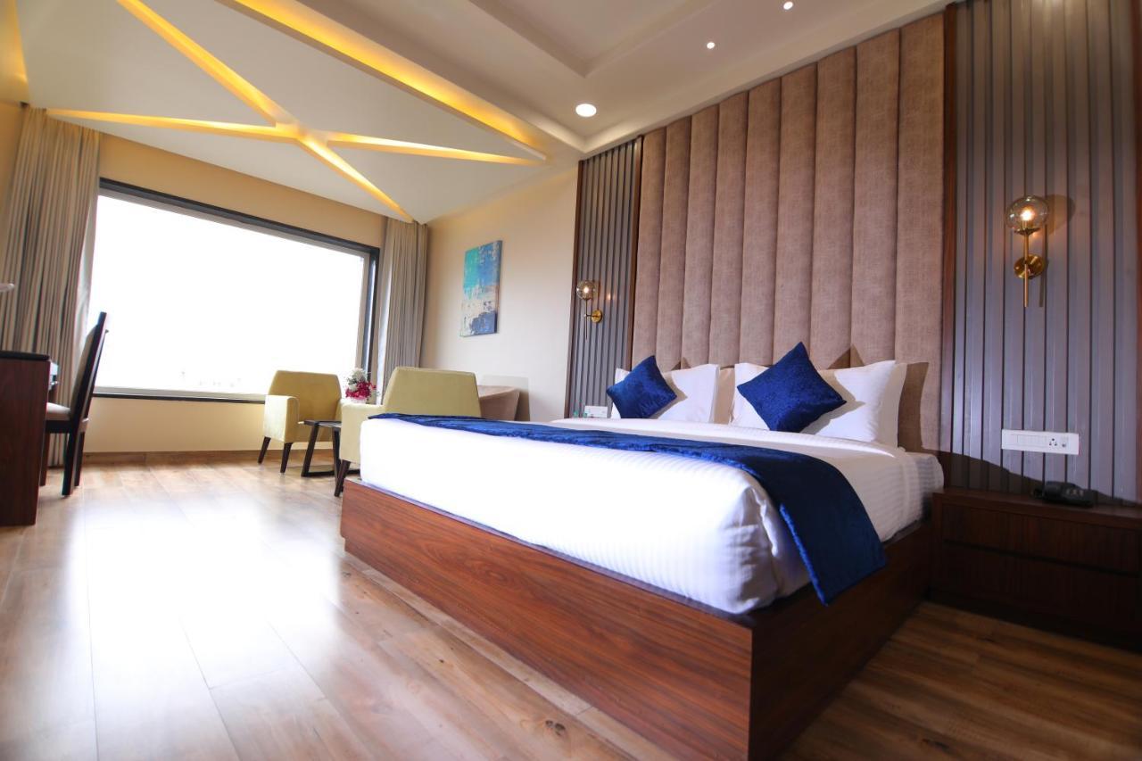 הרידוואר The Forest Hill Hotel מראה חיצוני תמונה