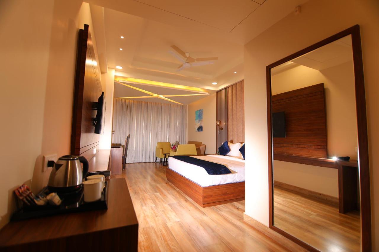 הרידוואר The Forest Hill Hotel מראה חיצוני תמונה