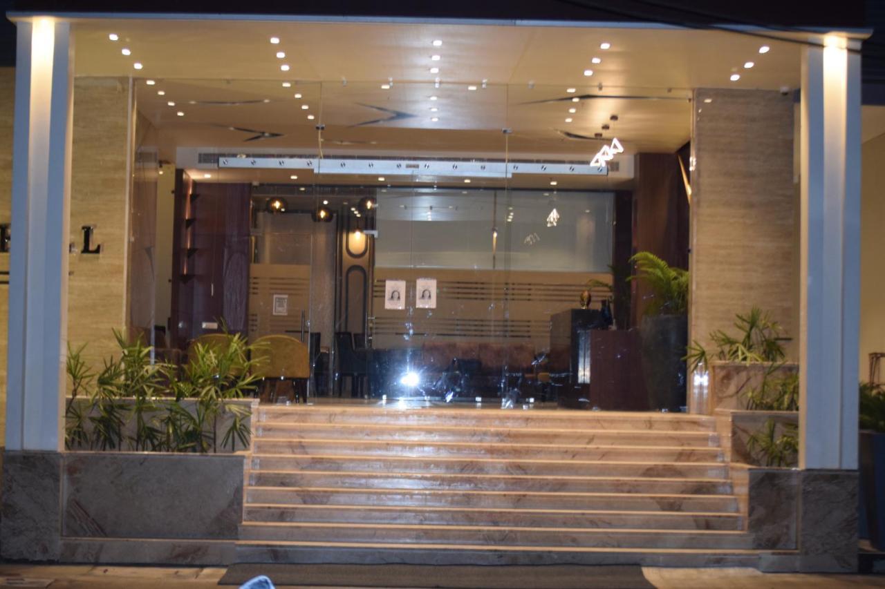 הרידוואר The Forest Hill Hotel מראה חיצוני תמונה