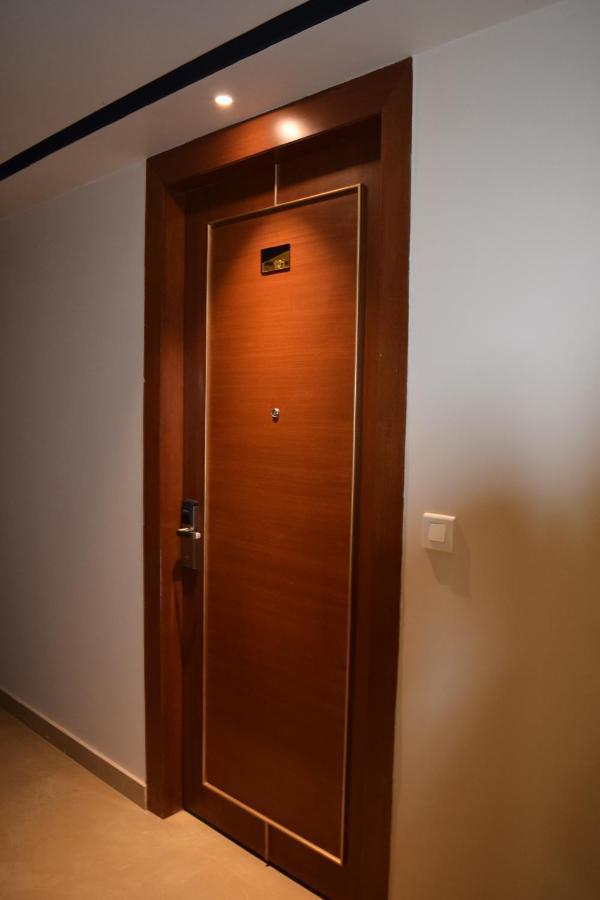 הרידוואר The Forest Hill Hotel מראה חיצוני תמונה